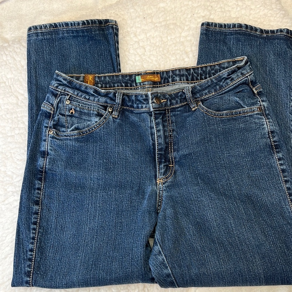Aura from the Women of Wrangler Short Rise Jeans. Size 12P. Hemmed. EUC.
